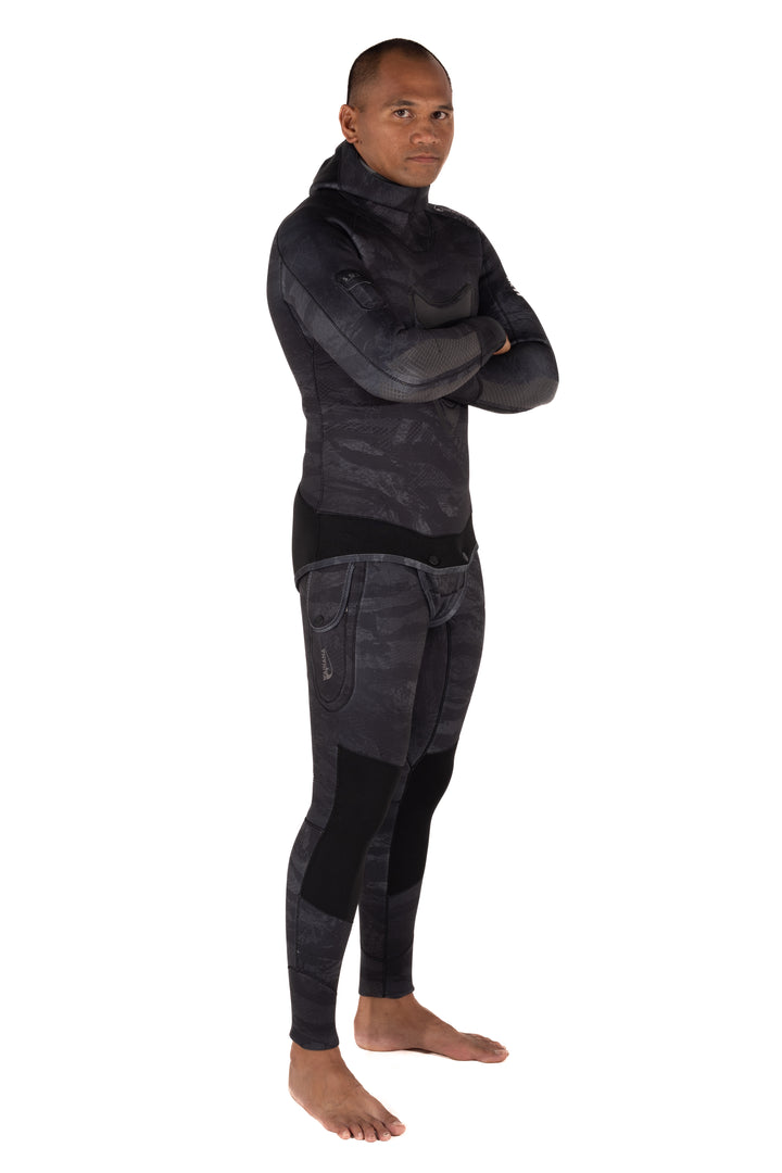 Male model wearing the Waihana Men&
