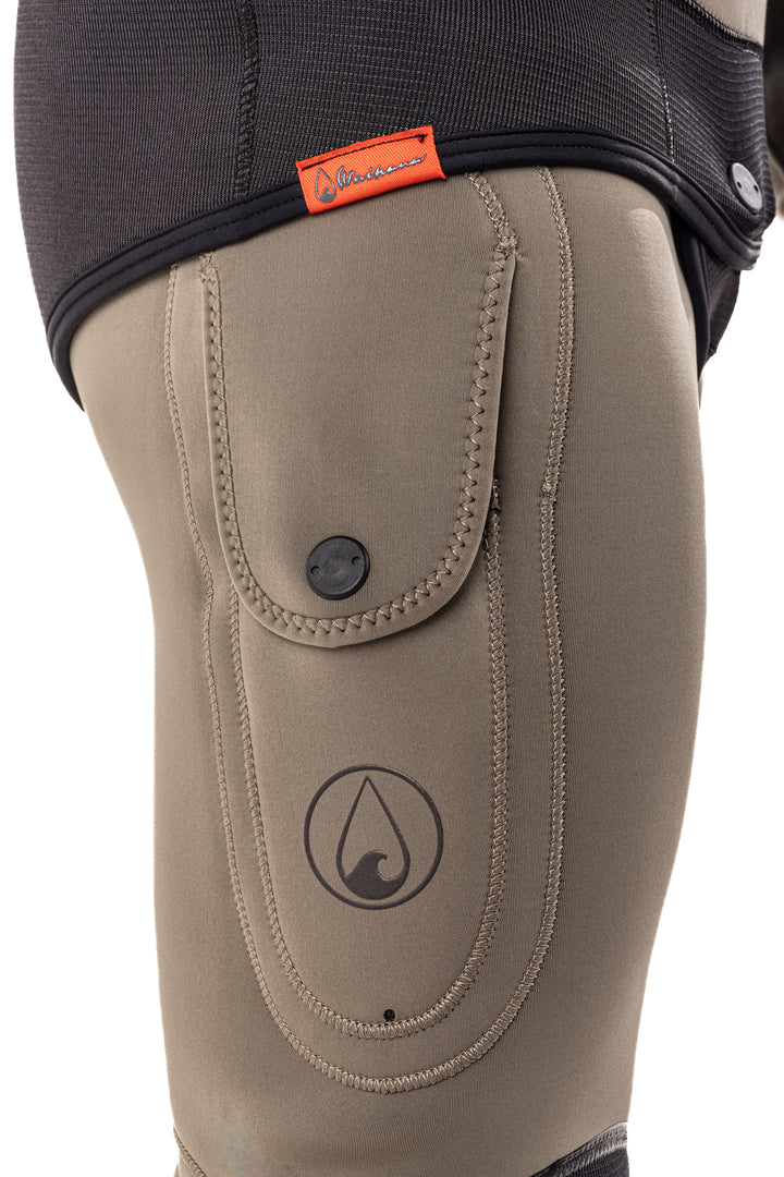 Close-up of the thigh pocket on a Waihana Men&