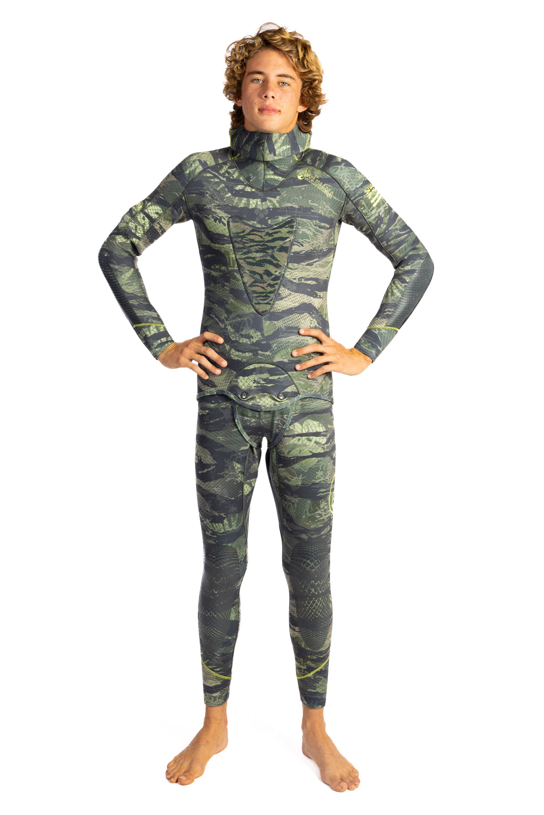 Diver modeling Tropicam 7.5mm spearfishing wetsuit from behind